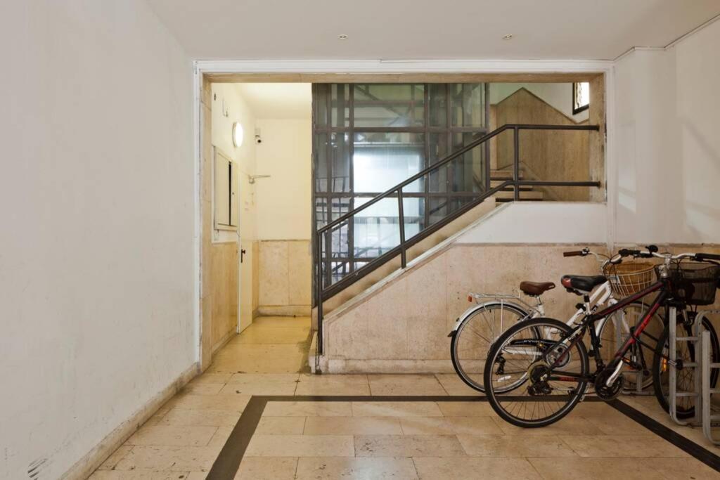 Big Apartment Next To Gordon Beach Plus Free Parking Tel Awiw Zewnętrze zdjęcie