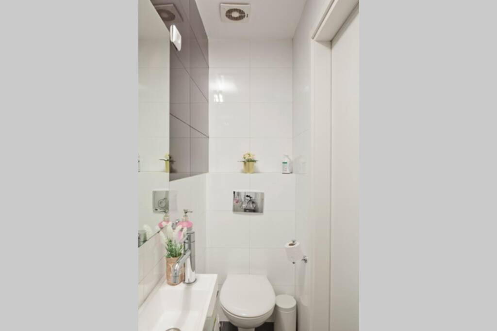 Big Apartment Next To Gordon Beach Plus Free Parking Tel Awiw Zewnętrze zdjęcie